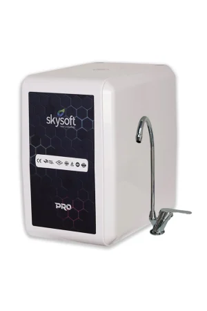 Skysoft markalı su arıtma cihazı, modern tasarımı ve şık görünümü ile dikkat çekiyor.